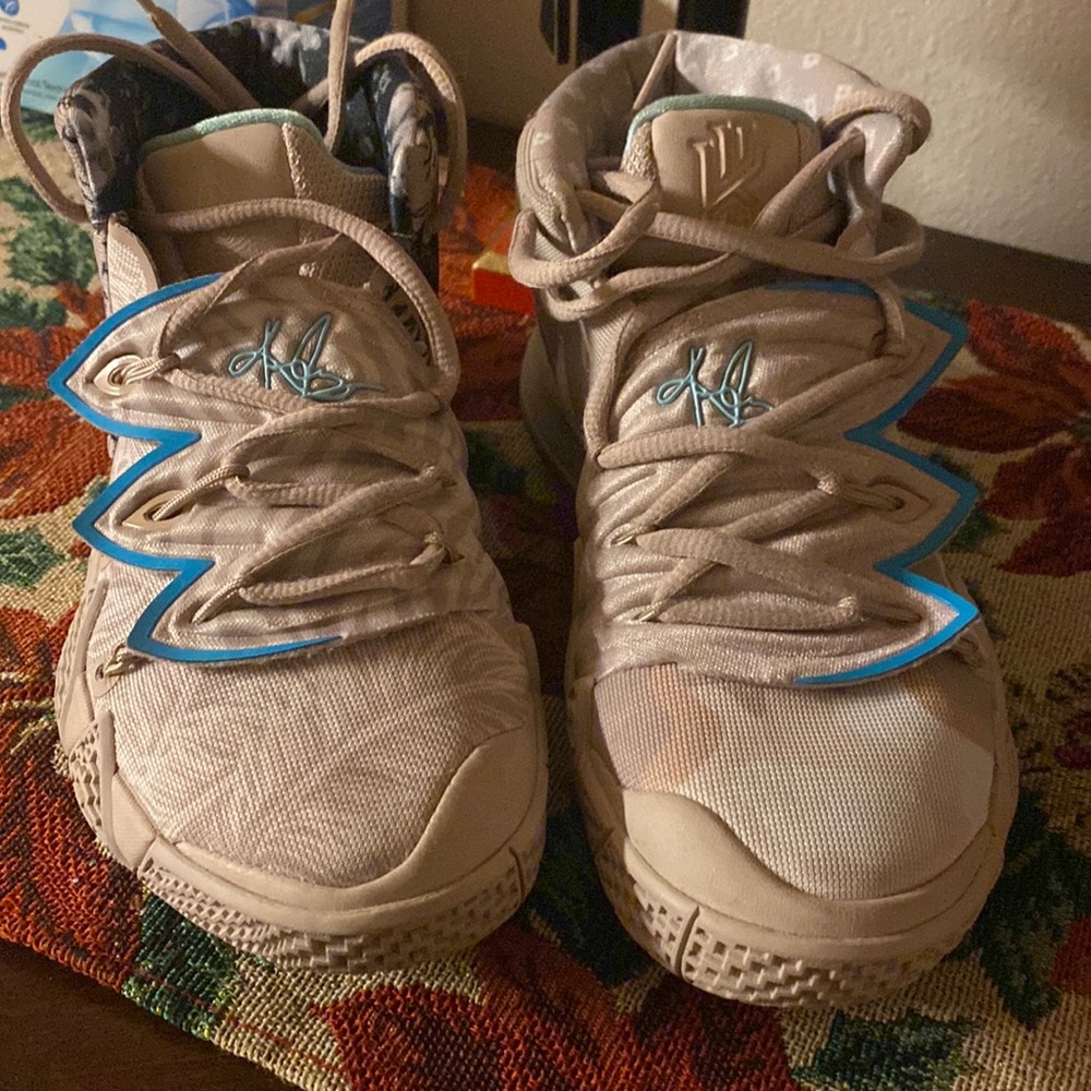 Nike Kids Sneakers Beige with Teal Accents